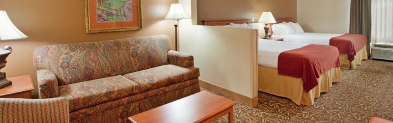 Holiday Inn Express Hotel & Suites Columbus By Ihg Exterior foto